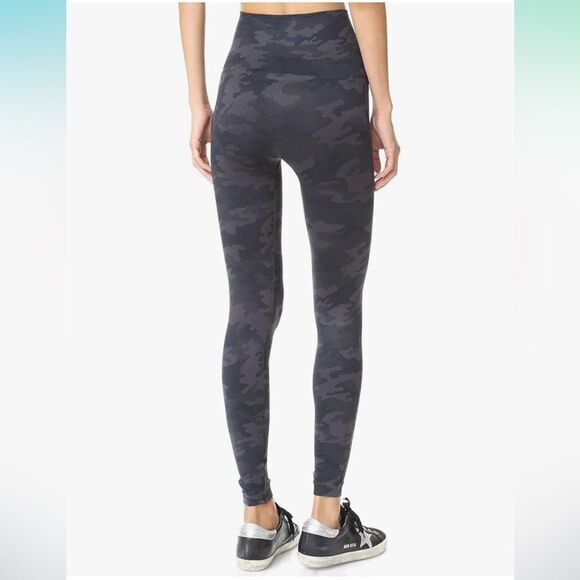 SPANX NWT Look at Me Now black camo leggings - m - Picture 2 of 10